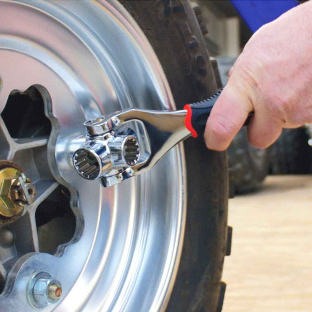 Llave Multiusos 8 en 1 - ToolMaster Pro™ 🔧🛠️
